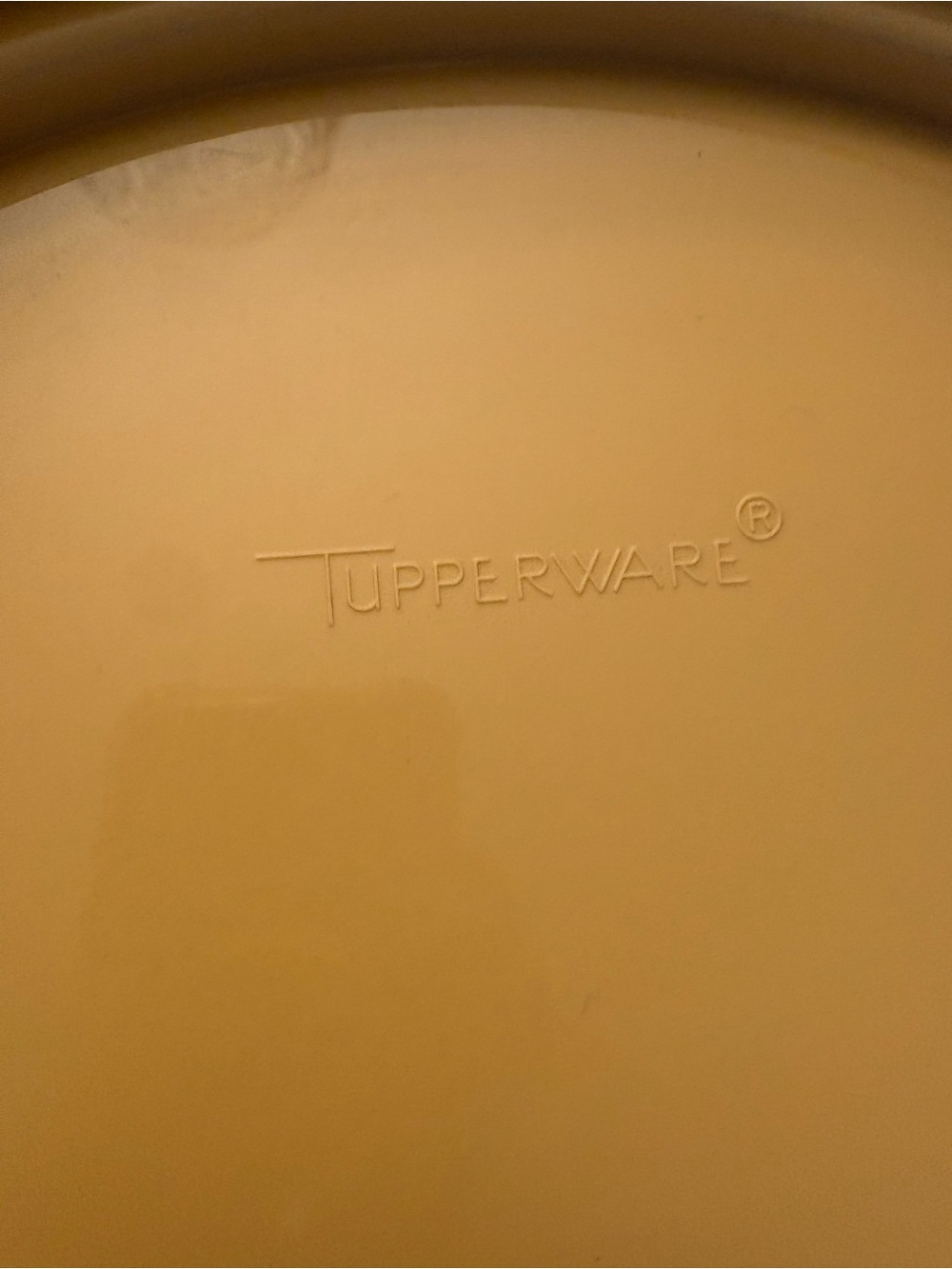 Vintage Tupperware Yellow Harvest Gold Cake Carrier with Lid - Picture 3 of 3